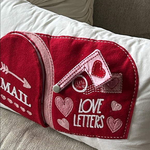 NEW! Shabby Chic Farmhouse Vintage Inspired Valentine Mailbox Accent Pillow - Picture 3 of 11